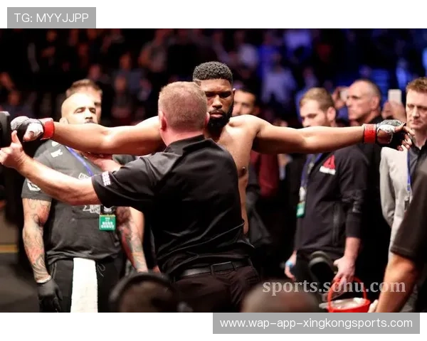 UFC铁拳连锤对手：一场惊心动魄的格斗盛宴