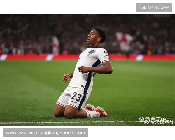 凯恩禁区内小范围终结训练，点球与胸部停球并行