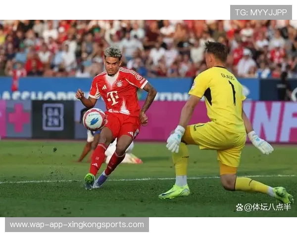 布鲁诺直塞助攻拉什福德推射进球 布鲁诺直塞助攻拉什福德推射进球