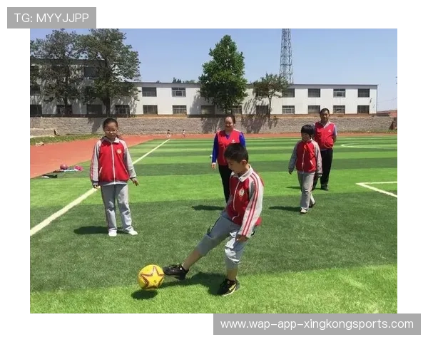 姆巴佩捐赠训练器材给家乡学校，影响力慢慢扩散